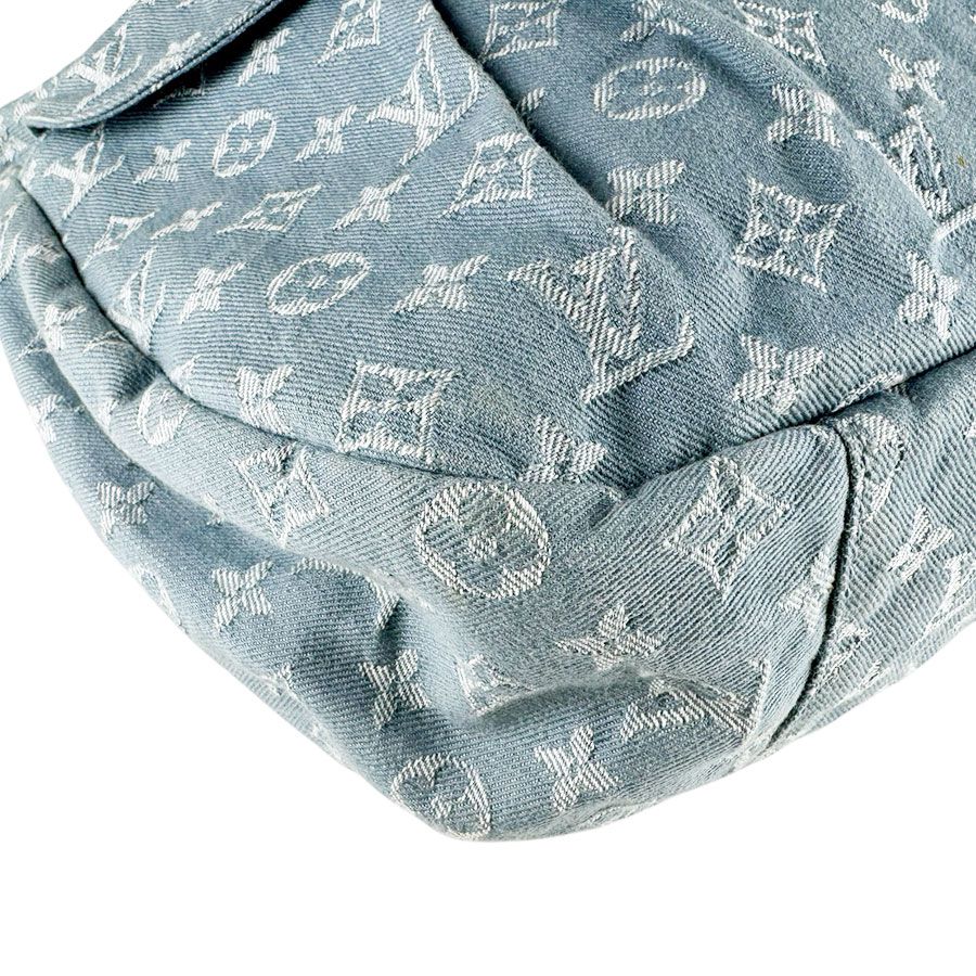 Louis Vuitton Handbag Daily GM — view 9