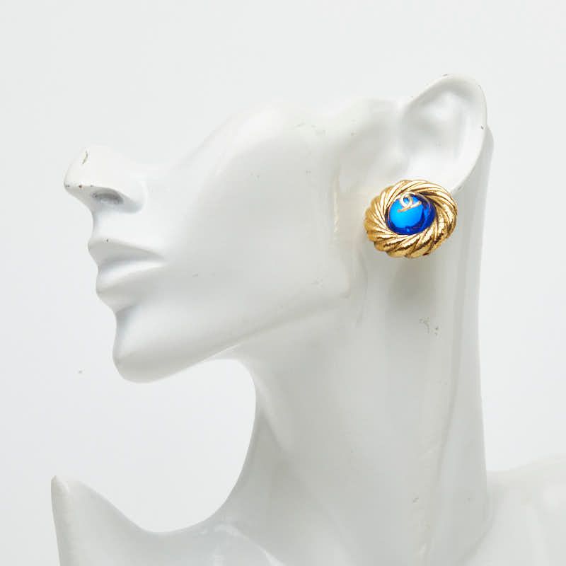 Chanel CC Logo Gripoix Vintage Round Earrings Gold Blue Plated Glass — view 5