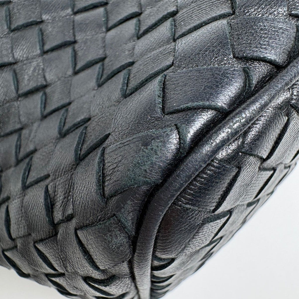 Bottega Veneta Intrecciato Handbag Leather Black — view 4
