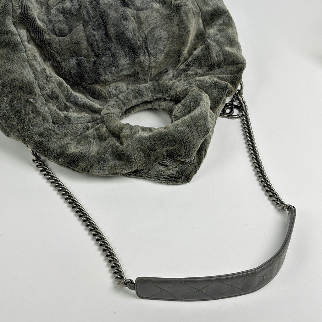 Chanel CC Logo Chain Shoulder Bag 2-Way Faux Fur Fabric Green — view 9