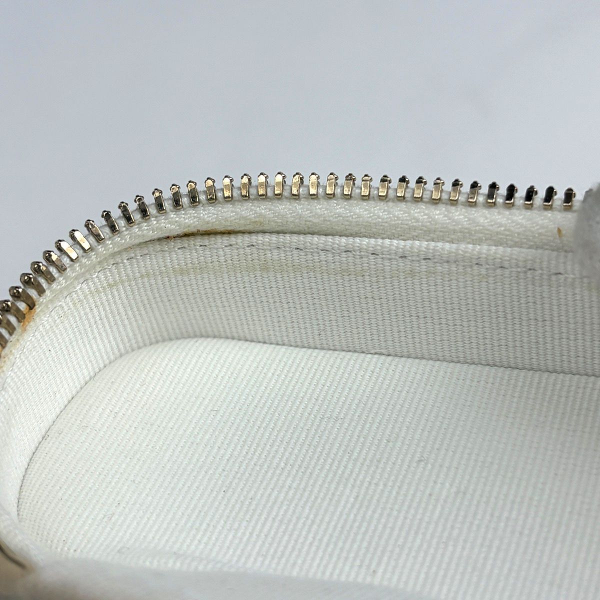 Chanel CC Logo Small Bunny Shoulder Bag Quilted Caviar Leather White — view 9