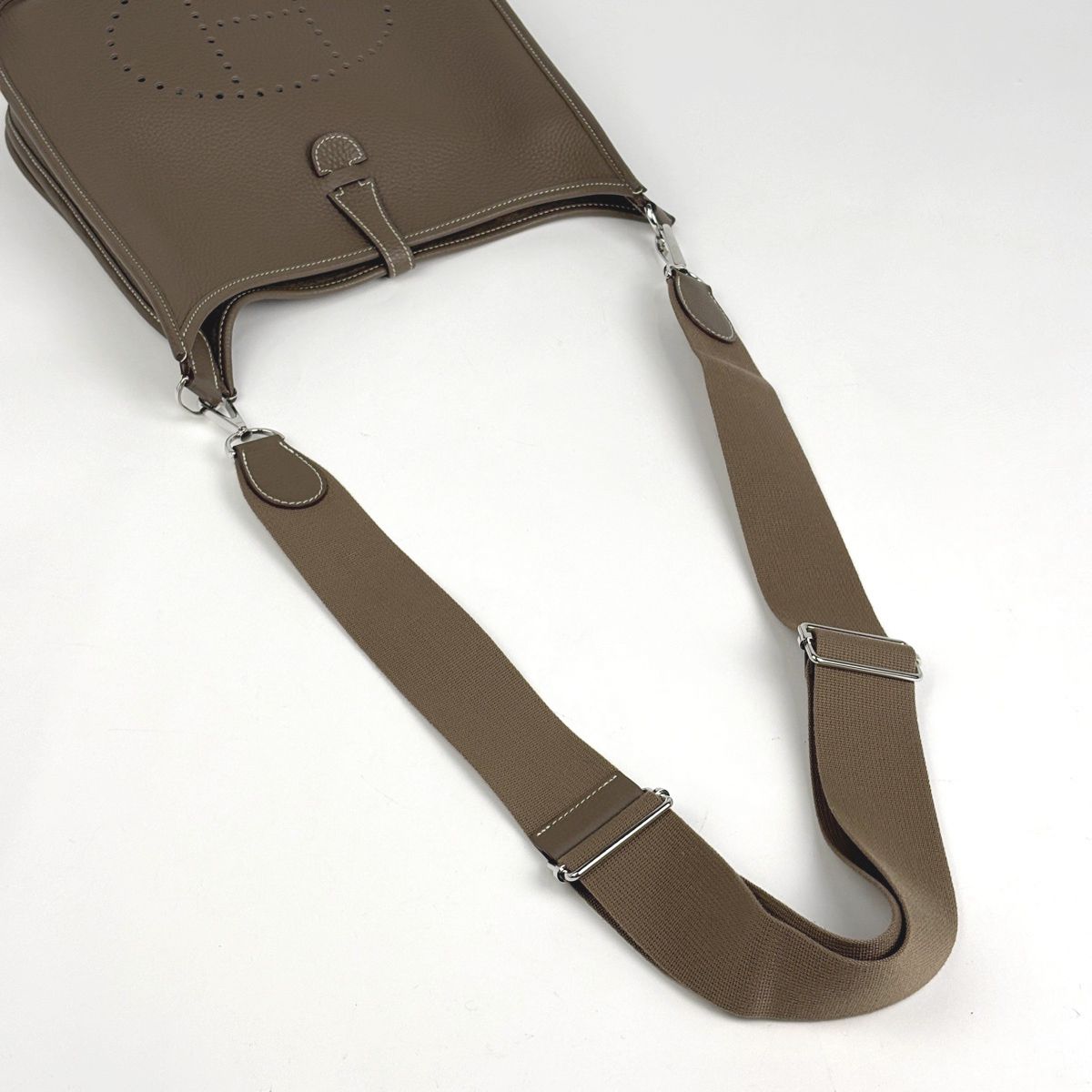 Hermes Evelyne 3 PM Perforated Logo Shoulder Bag Taurillon Clemence Etoupe — view 7
