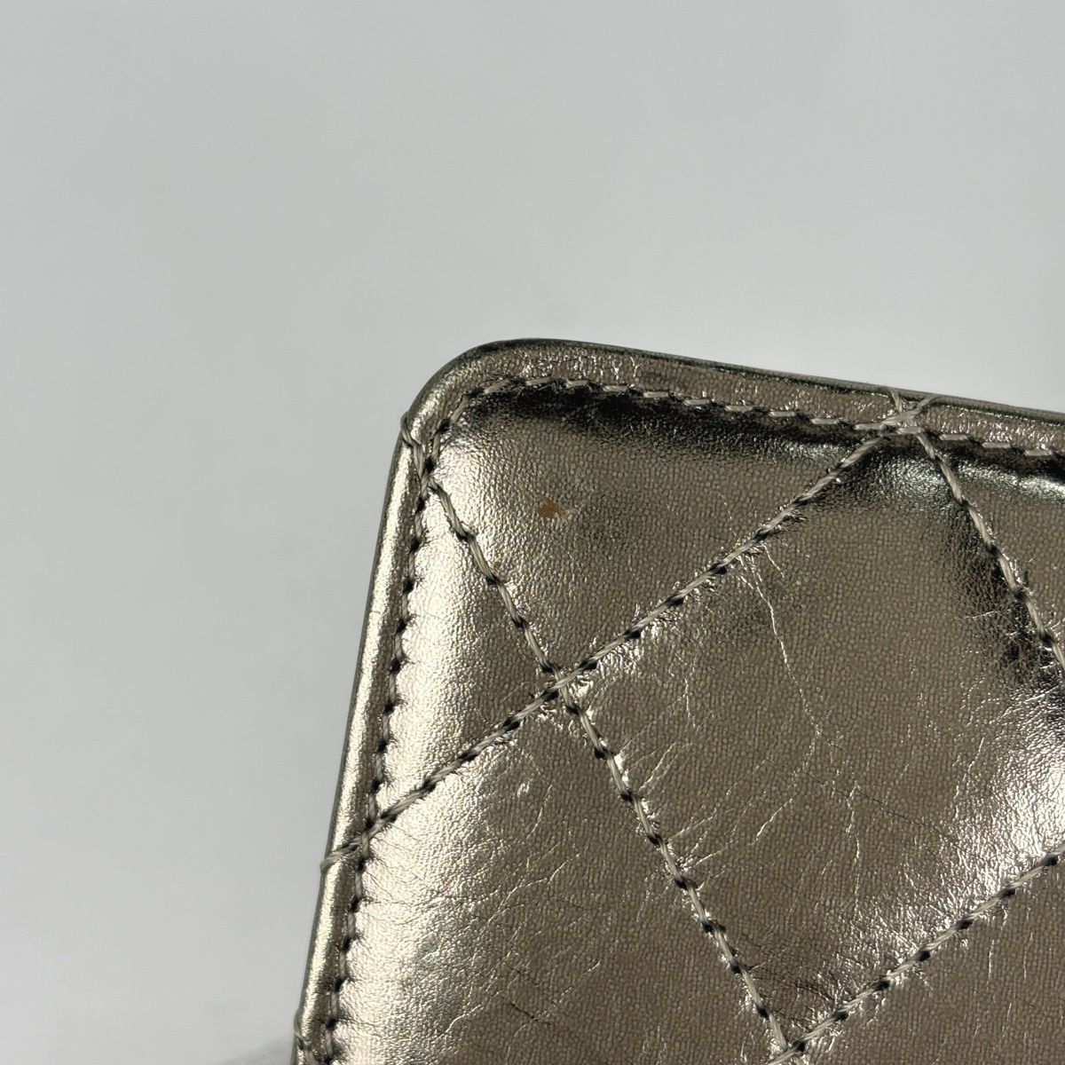 Chanel Bifold Wallet Quilted Leather Gold — view 5