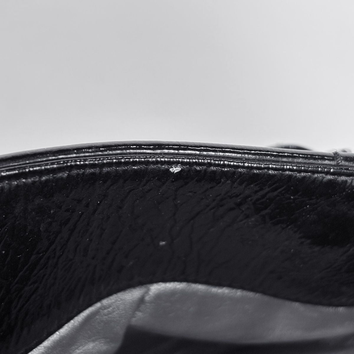 Chanel CC Logo Chain Shoulder Bag Enamel Patent Leather Black — view 7