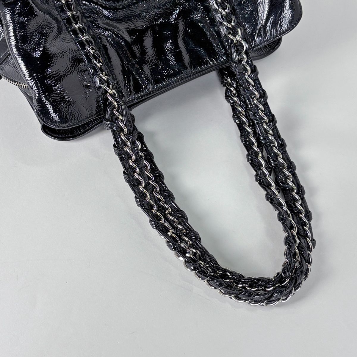 Chanel CC Logo Chain Shoulder Bag Enamel Patent Leather Black — view 6