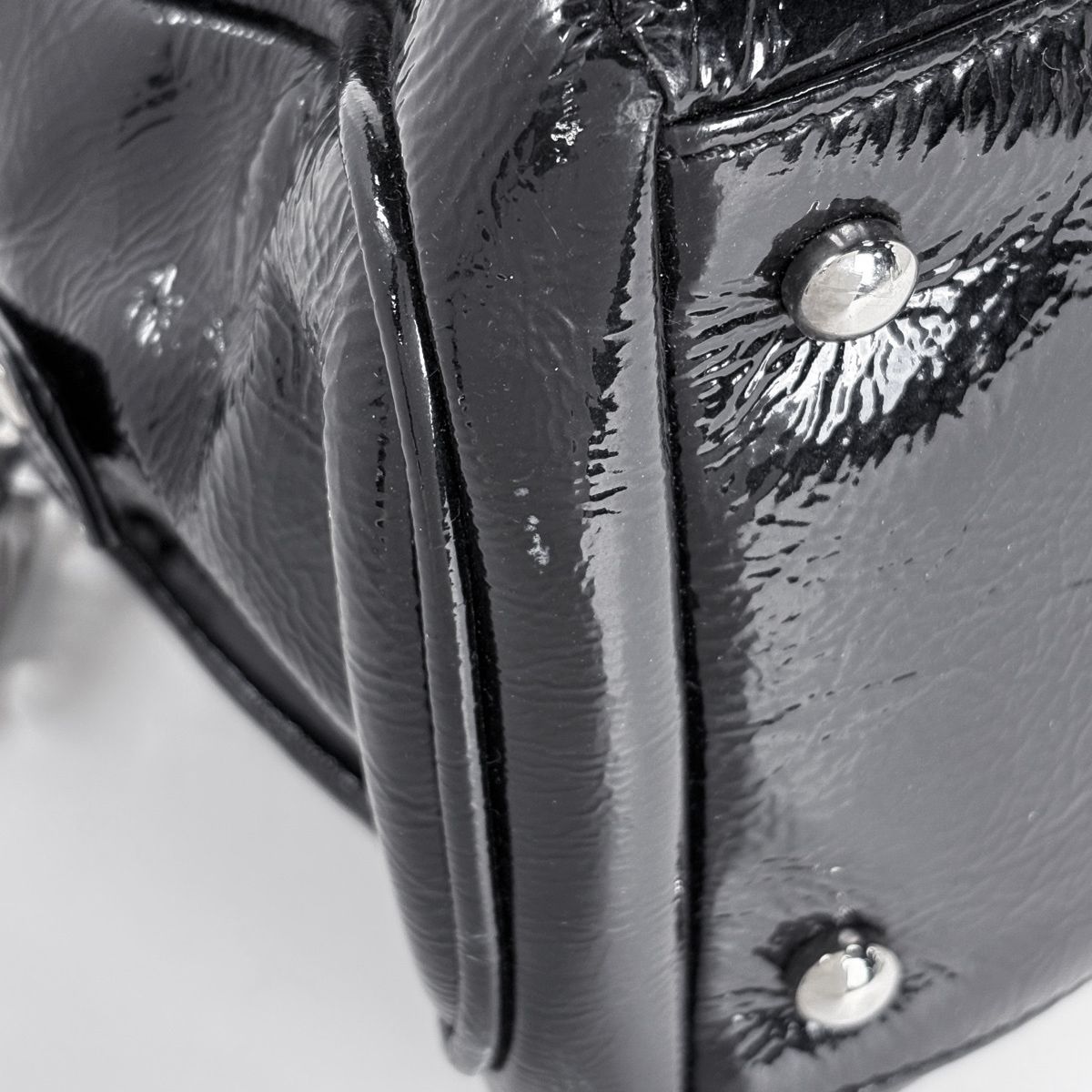 Chanel CC Logo Chain Shoulder Bag Enamel Patent Leather Black — view 4