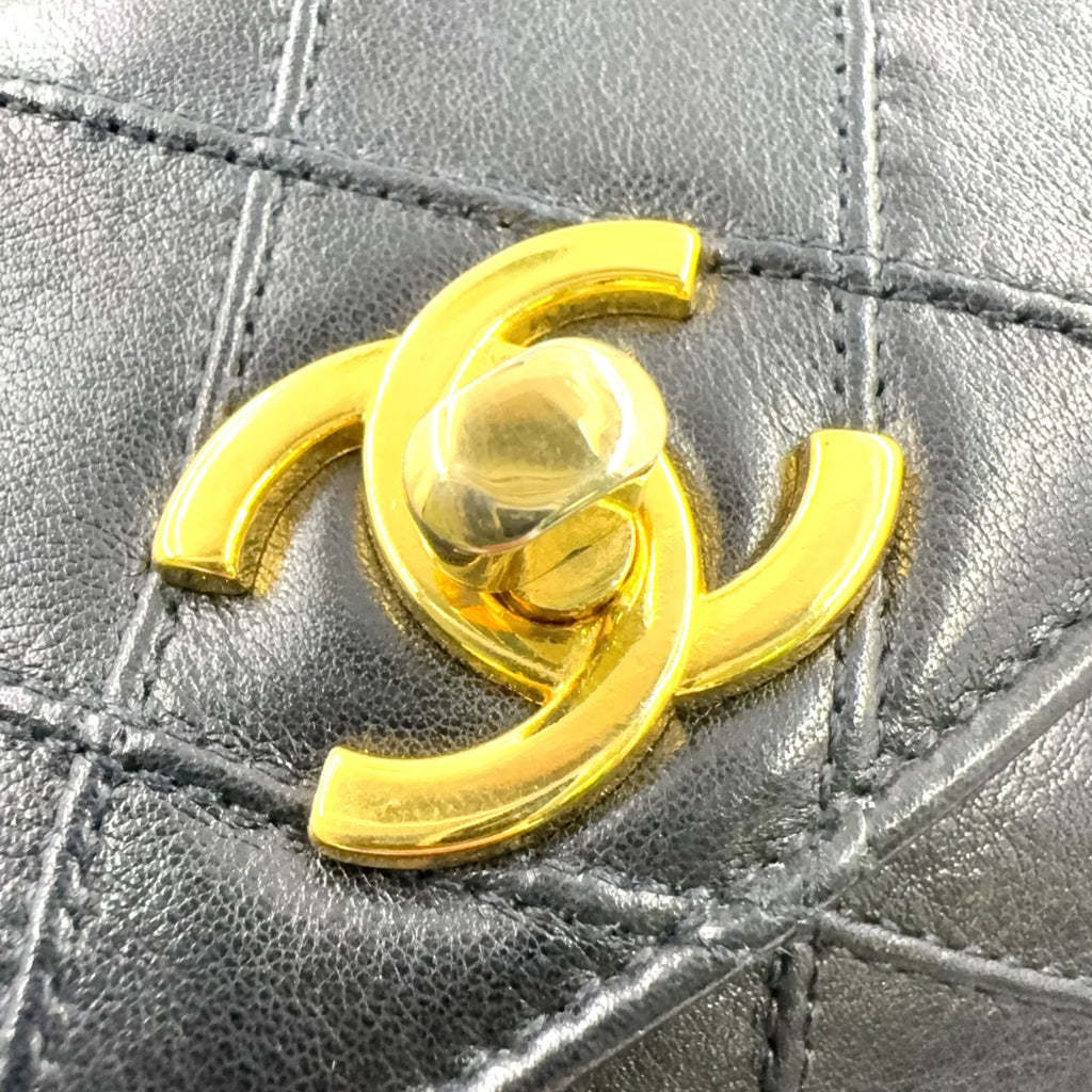 Chanel Quilted Turnlock Waist Pouch Belt Bag Unknown Lambskin Black Gold — view 5