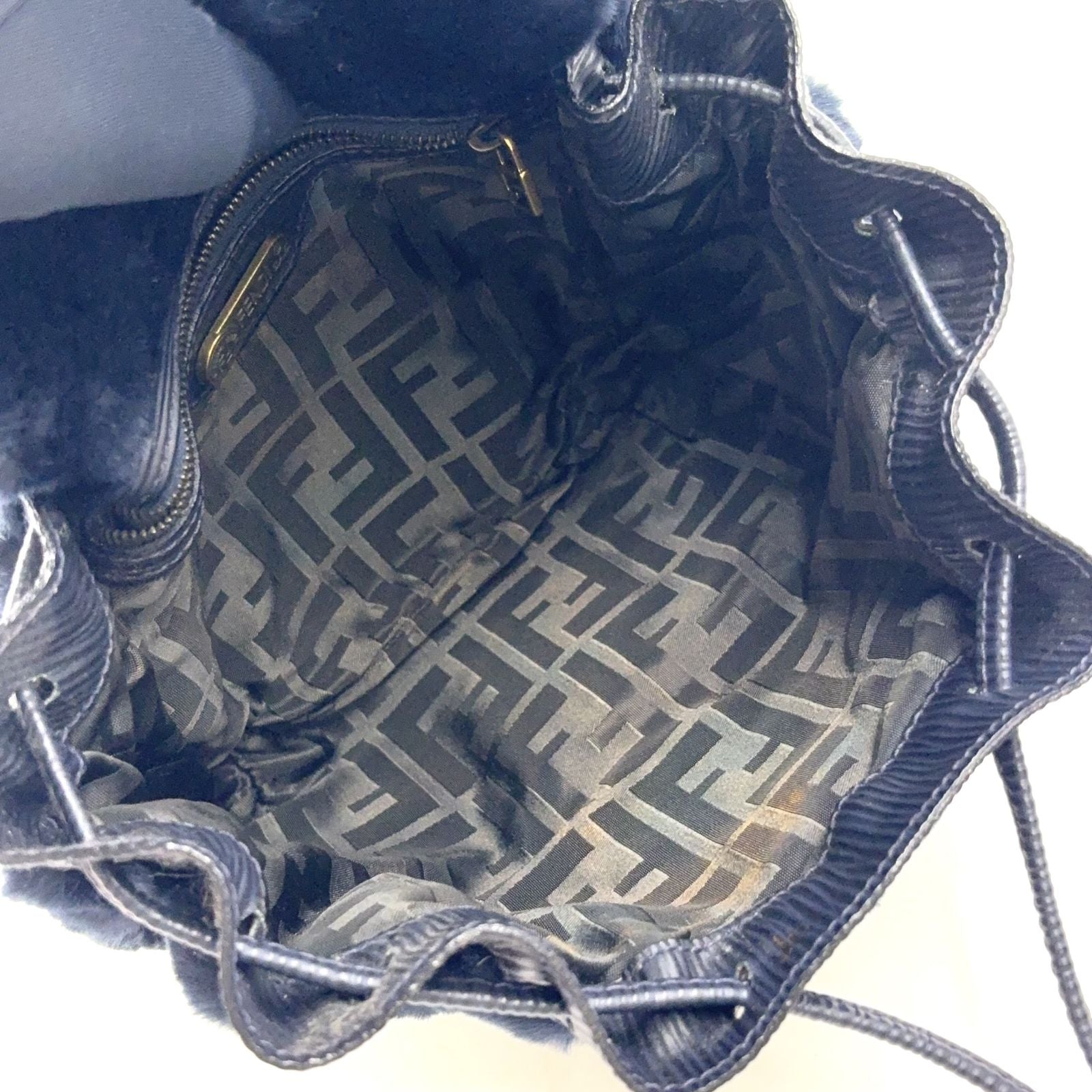 Fendi Vintage FF Logo Patch Drawstring Fur Leather Fur Navy Shoulder Bag Gold — view 3