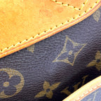 Louis Vuitton Monogram Leather Brown Light Handbag Gold — view 8