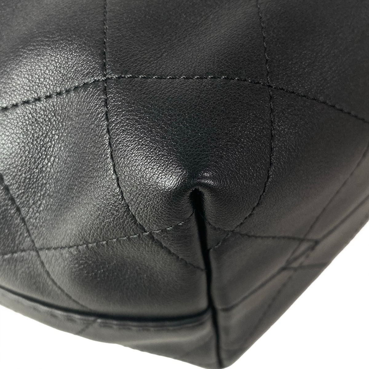 Chanel Shoulder Bag Hobo Black Gold Metal — view 8
