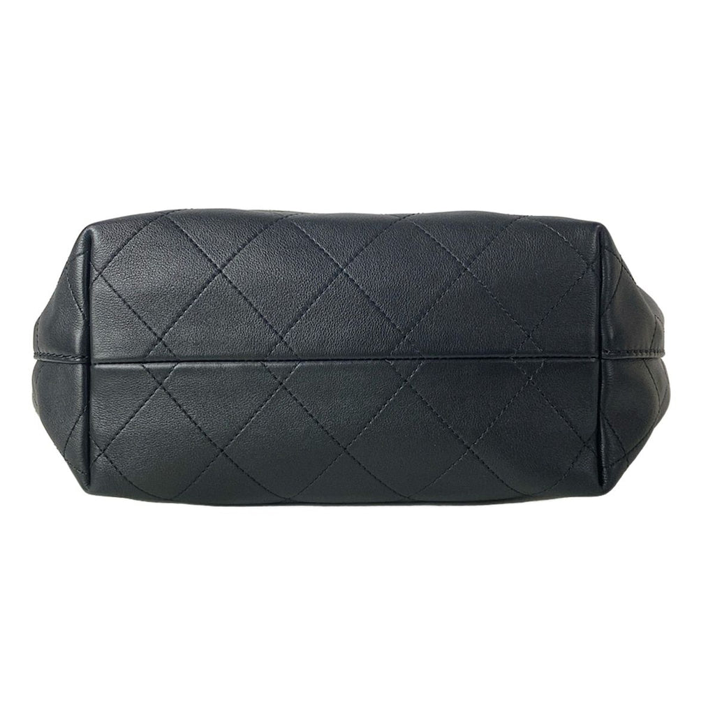 Chanel Shoulder Bag Hobo Black Gold Metal — view 5