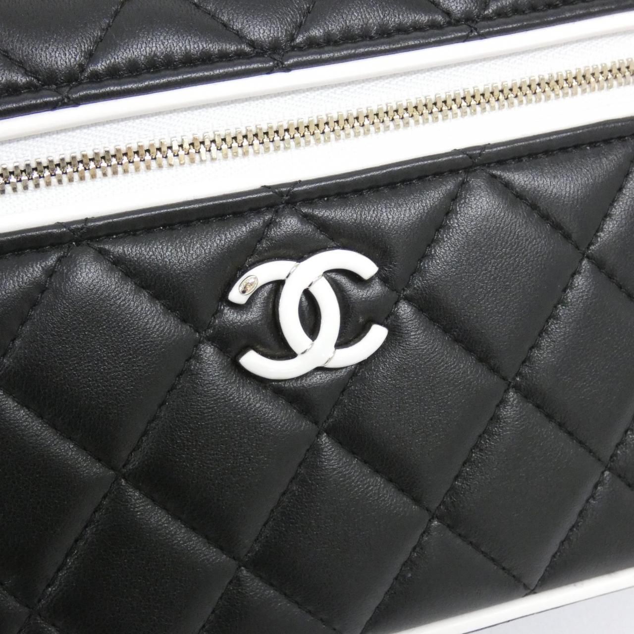 Chanel Bag Handbag Black — view 5