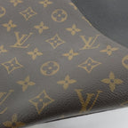 Louis Vuitton Monogram Tote MM — view 4