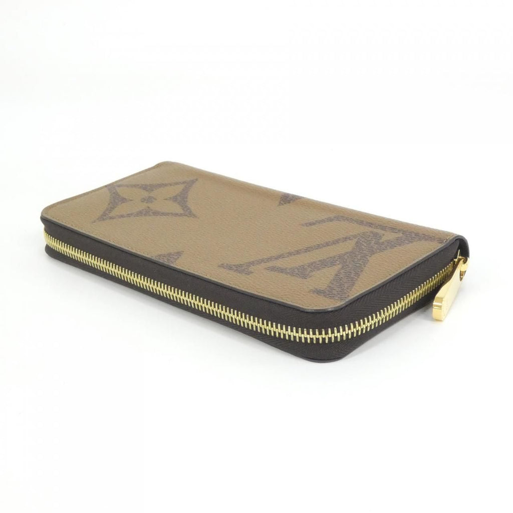 Louis Vuitton Monogram Giant Zippy Wallet — view 2