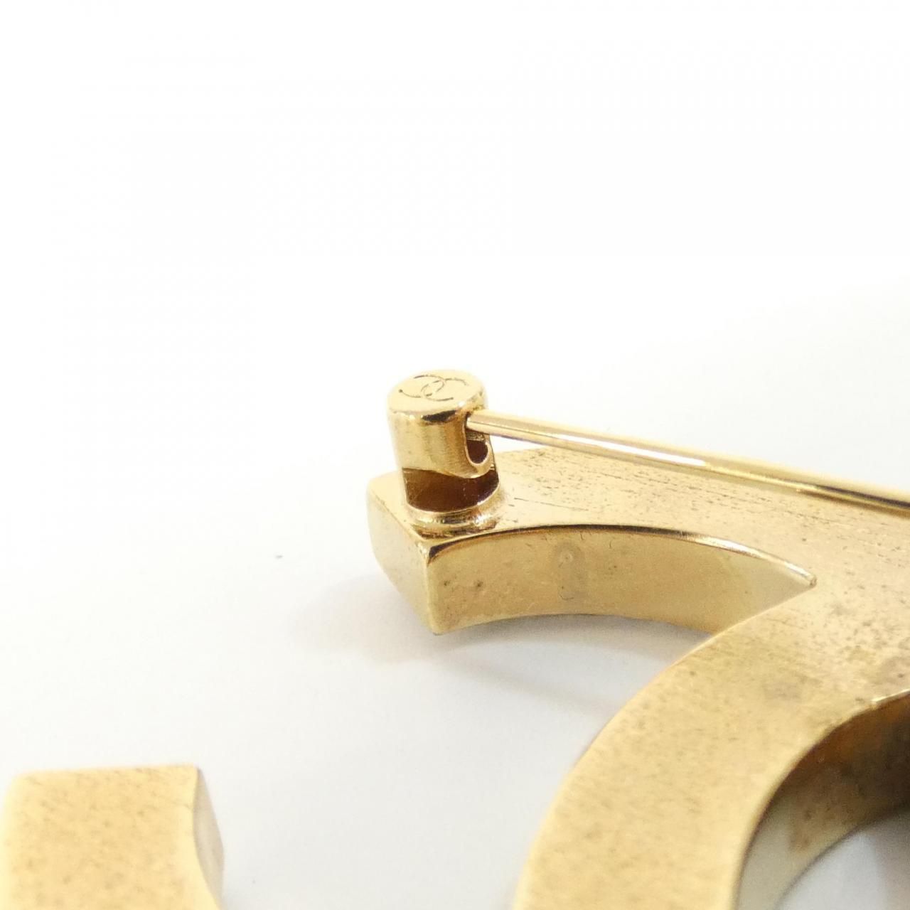 Chanel Brooch Gold — view 3