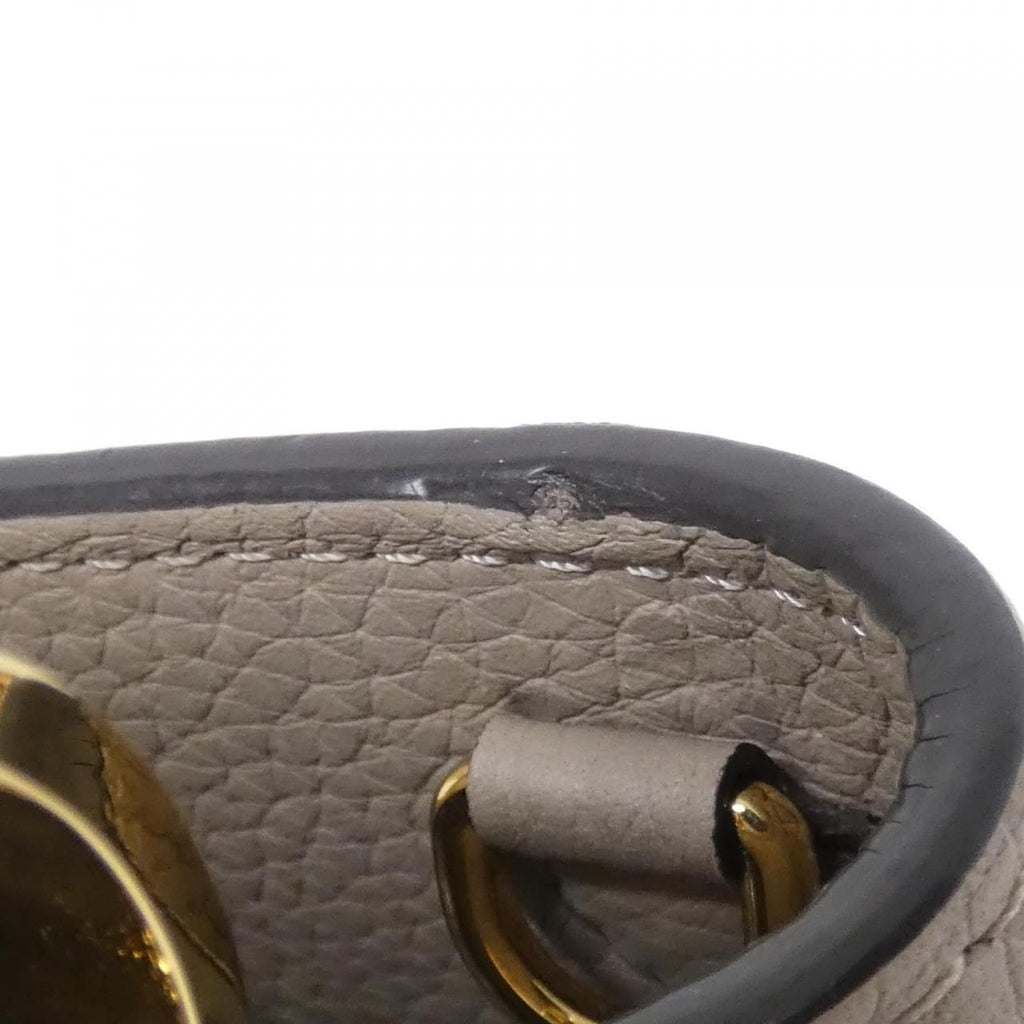 Louis Vuitton Capucines BB — view 9