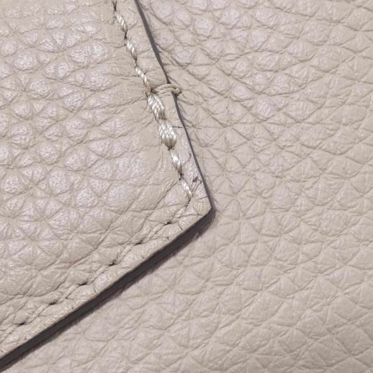Louis Vuitton Capucines BB — view 4