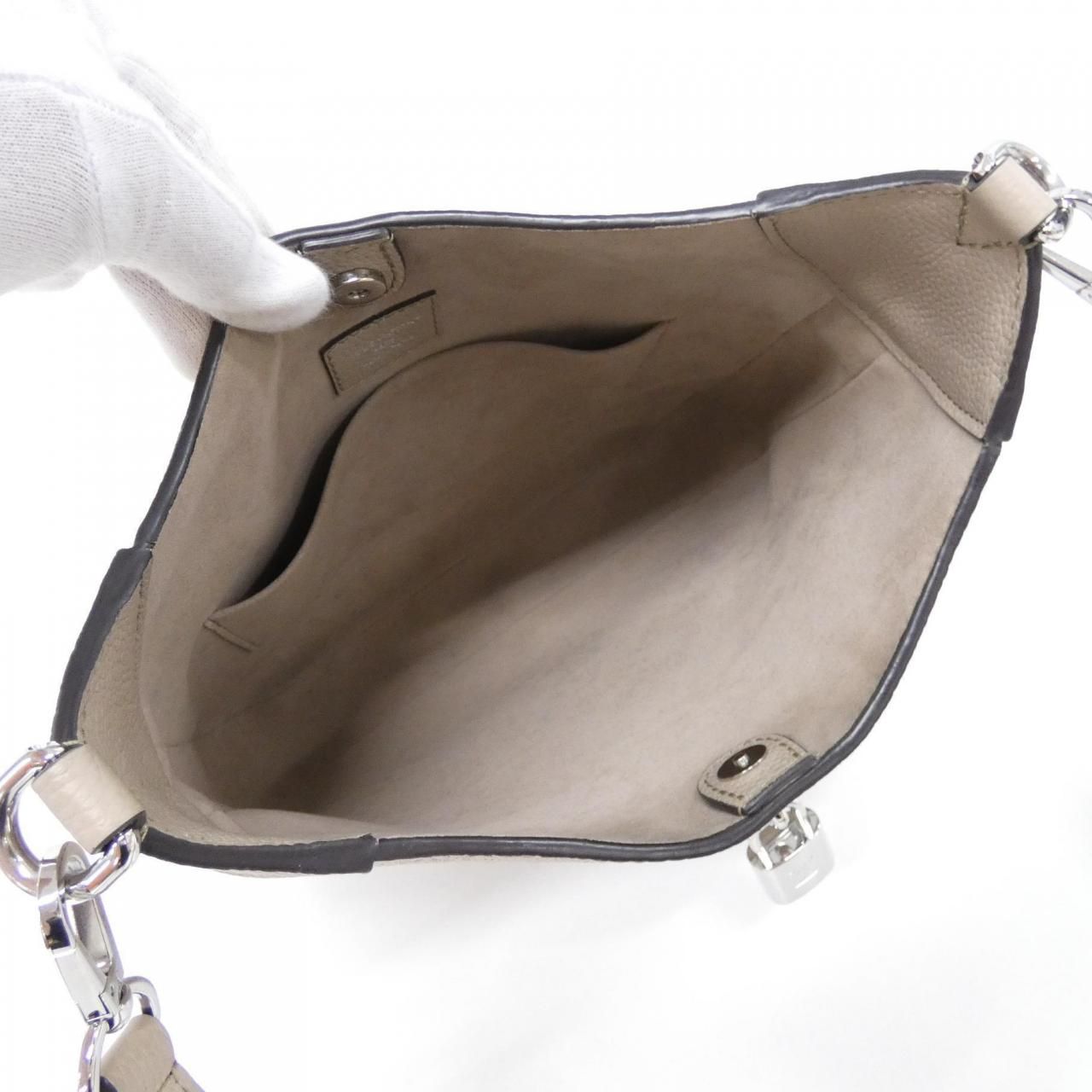Louis Vuitton Mahina All Around — view 5