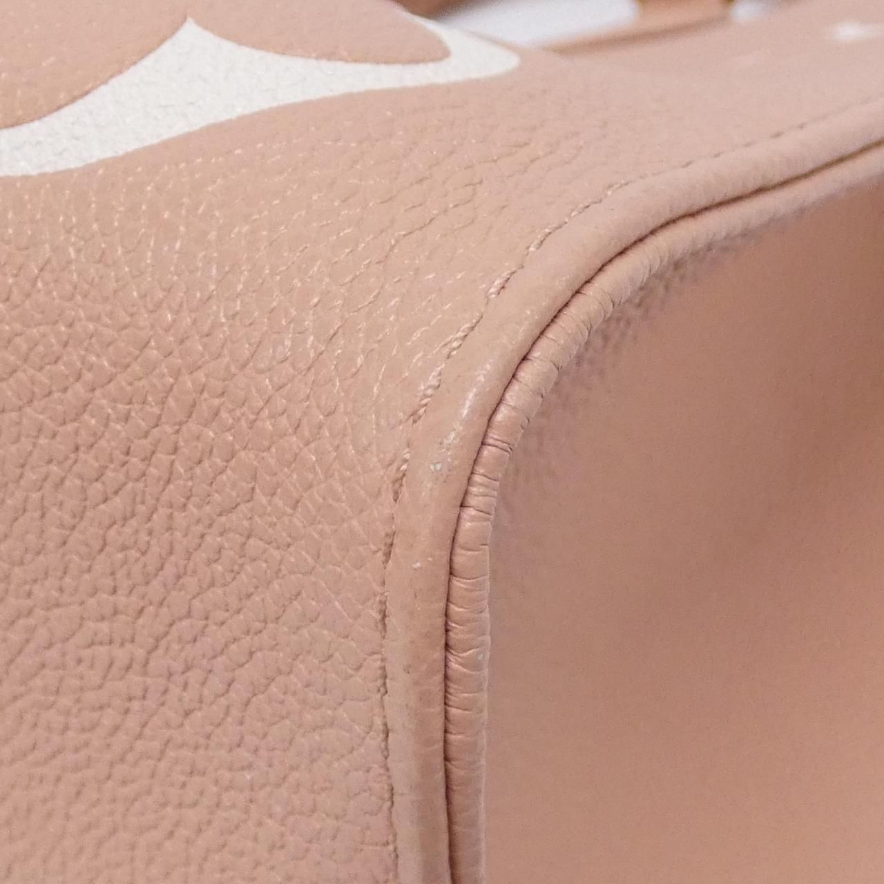 Louis Vuitton Bicolor Monogram Empreinte On The Go MM — view 2