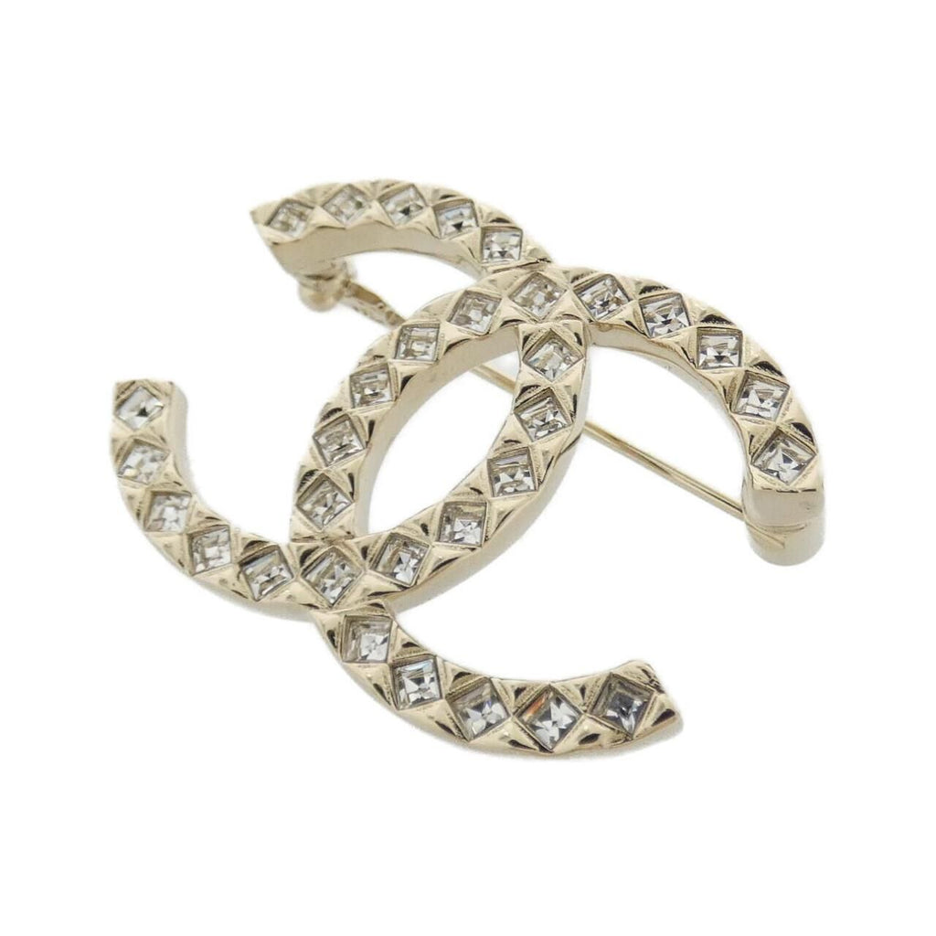 Chanel Brooch Gold