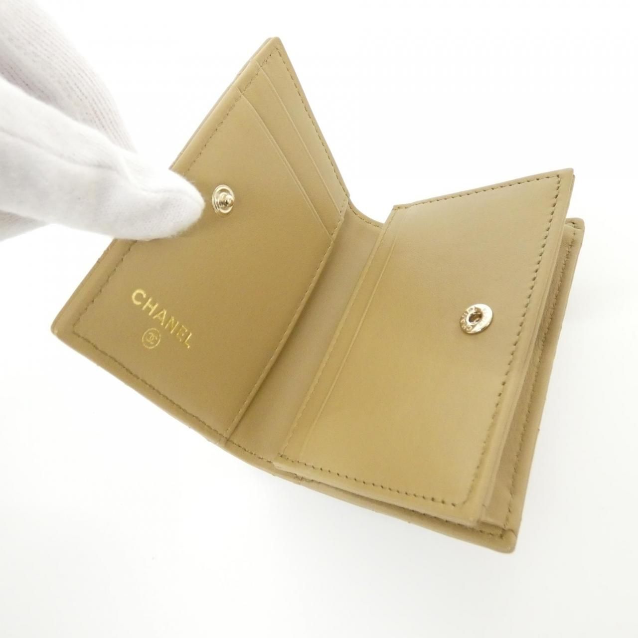Chanel Card Case Card Holders Beige — view 5