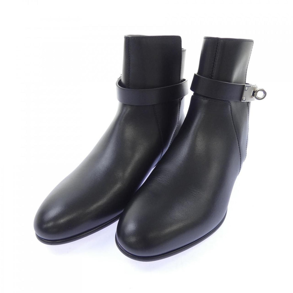 Hermes Neo Kelly Buckle Boots — view 3