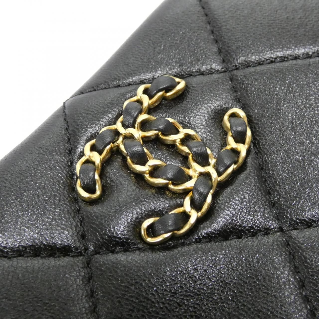 Chanel Bag Handbag Black — view 4