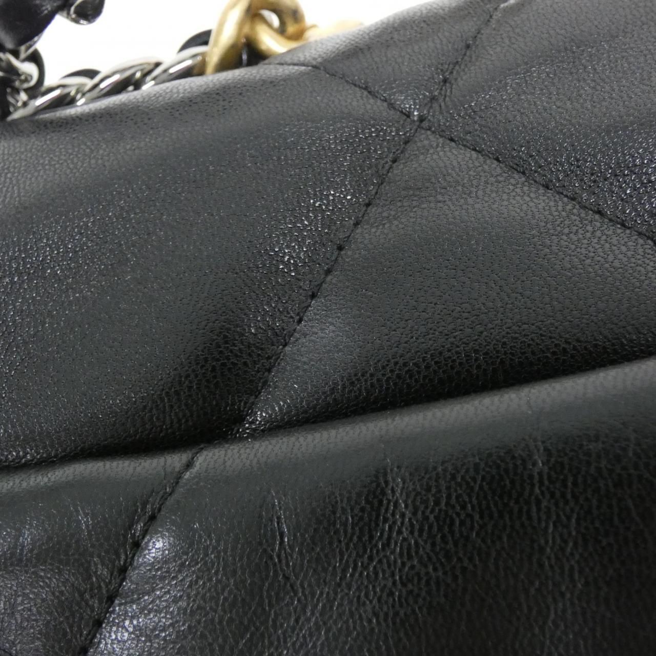 Chanel 19 Line Shoulder — view 6