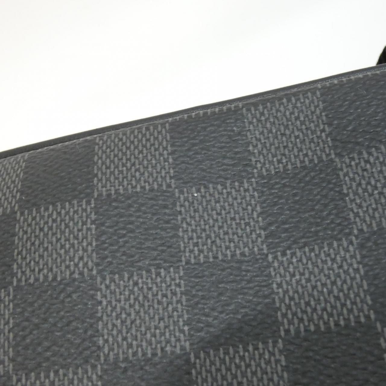 Louis Vuitton Damier Graphite Scott Messenger Shoulder — view 4