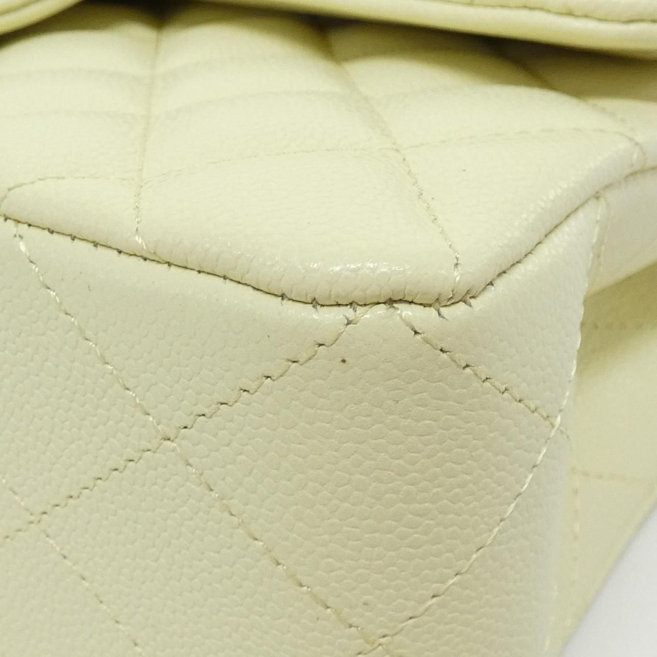 Chanel Shoulder Bag Yellow — view 3