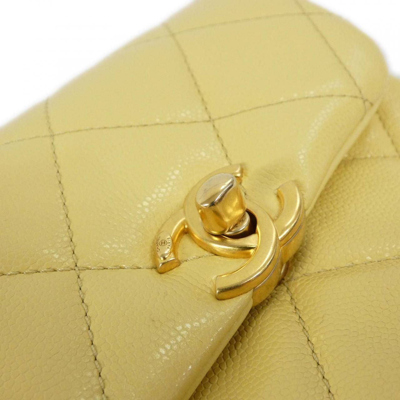 Chanel Shoulder Bag Yellow — view 5