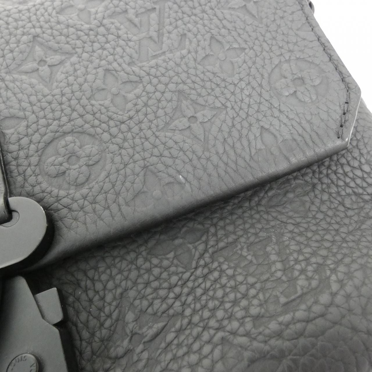Louis Vuitton Taurillon Monogram S Cape Messenger Shoulder — view 5
