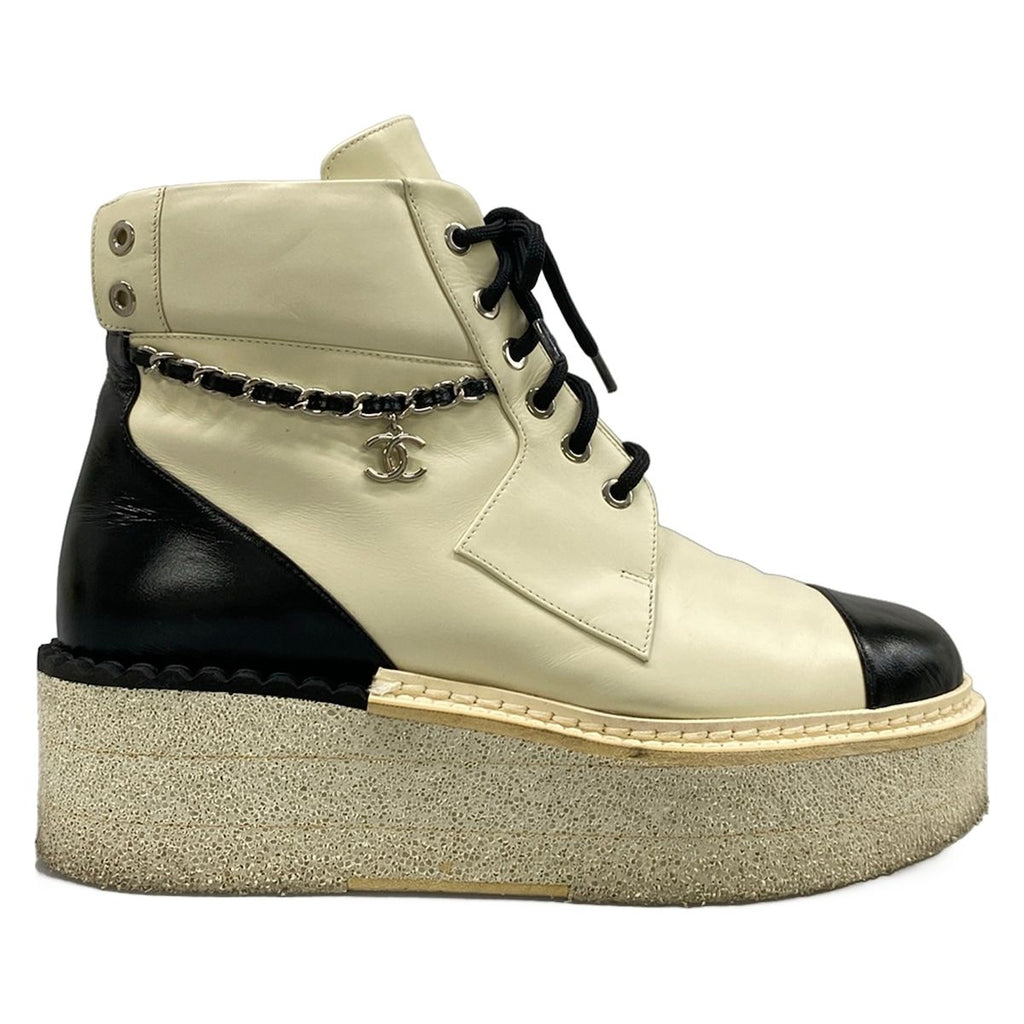 Chanel Short Boots 38.5 C Ivory Black Silver Chain CC Logo Leather — view 4