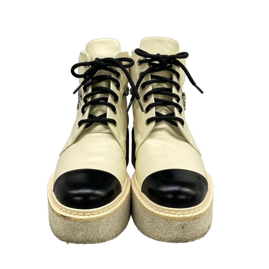 Chanel Short Boots 38.5 C Ivory Black Silver Chain CC Logo Leather — view 5