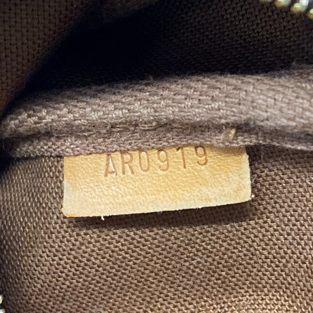 Louis Vuitton Shoulder Bag Monogram Pochette — view 9