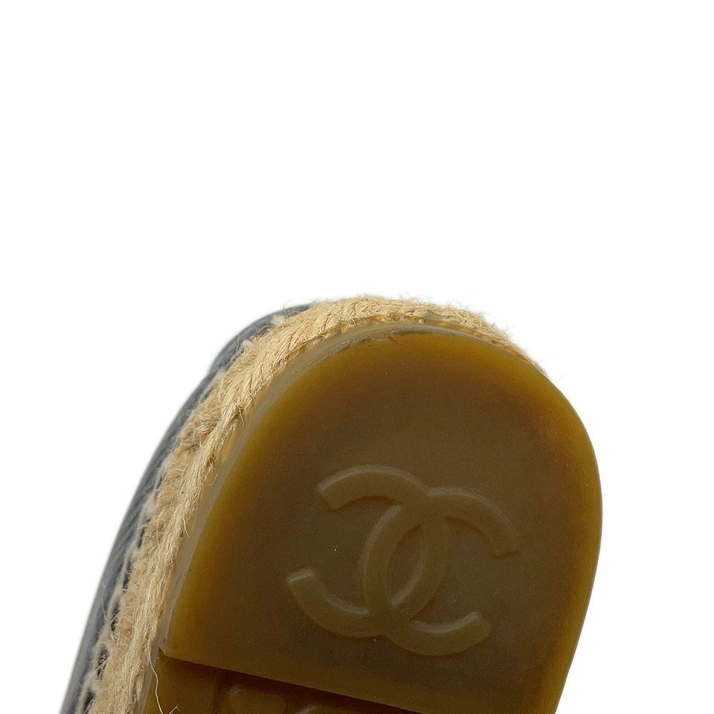 Chanel Espadrilles CC Logo Flat Shoes Patent Leather 37 Slip on Black — view 9