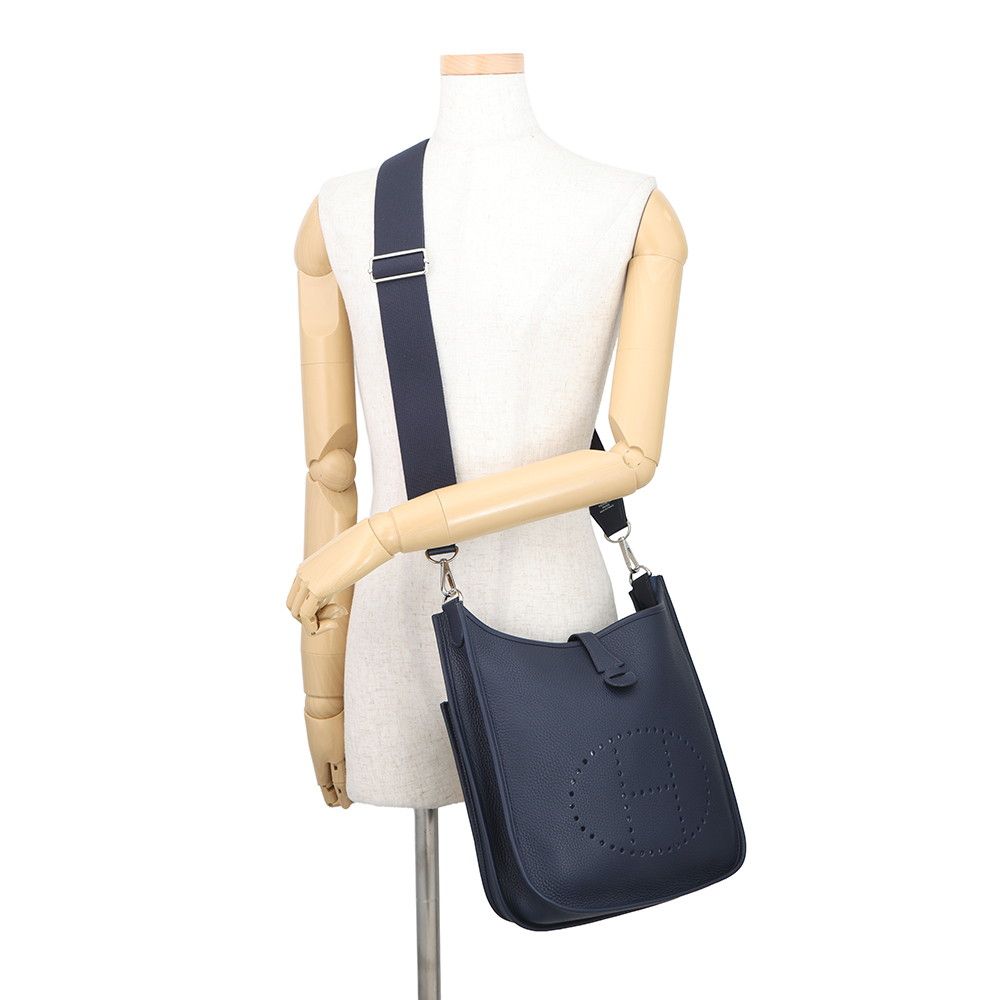 Hermes Shoulder Bag Evelyne 3 PM Blue Nuit Silver Taurillon Clemence — view 4