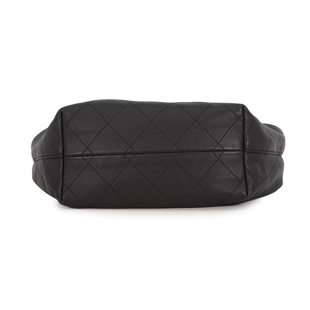 Chanel Handbag Quilted CC Logo Hobo Calfskin Black — view 3