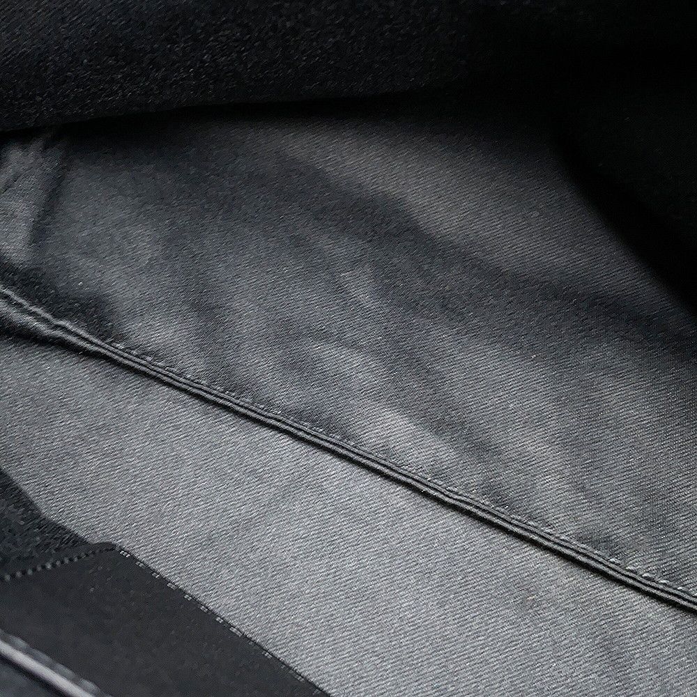Chanel Handbag Quilted CC Logo Hobo Calfskin Black — view 9