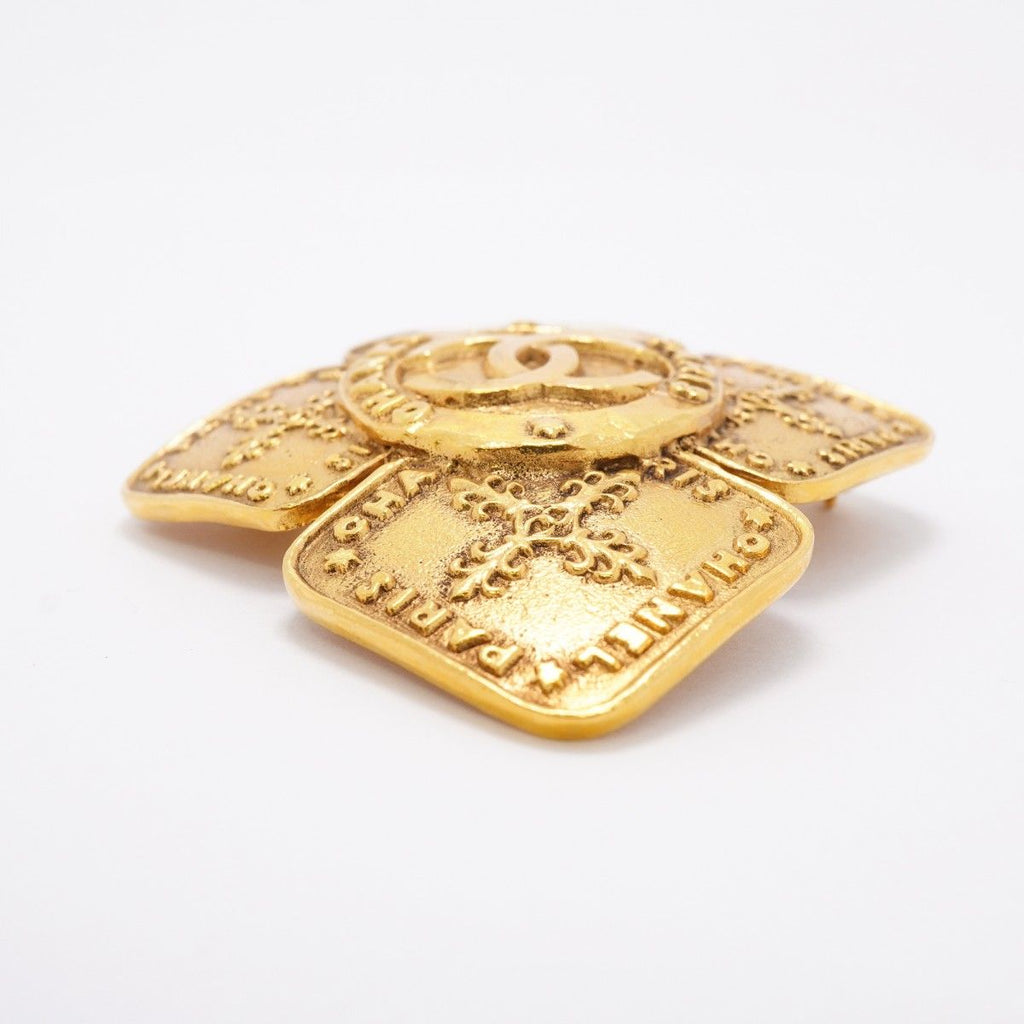 Chanel Brooch Vintage CC Logo Gold Plated — view 3