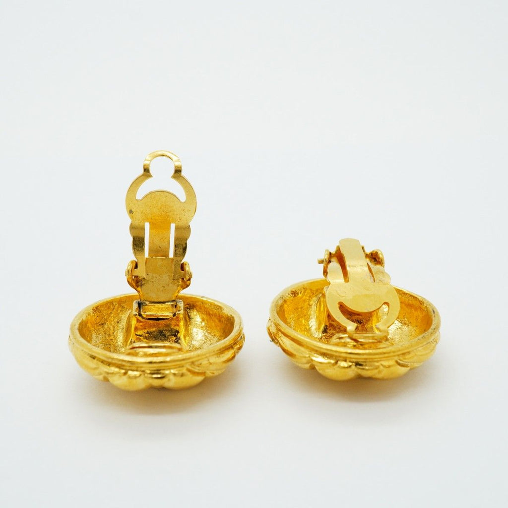 Chanel Earrings Vintage CC Logo Quilted Round — view 3