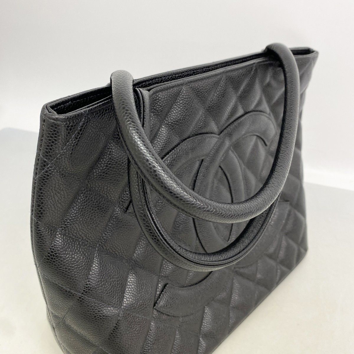 Chanel Tote Reissue Caviar Leather Black Champagne Gold — view 8