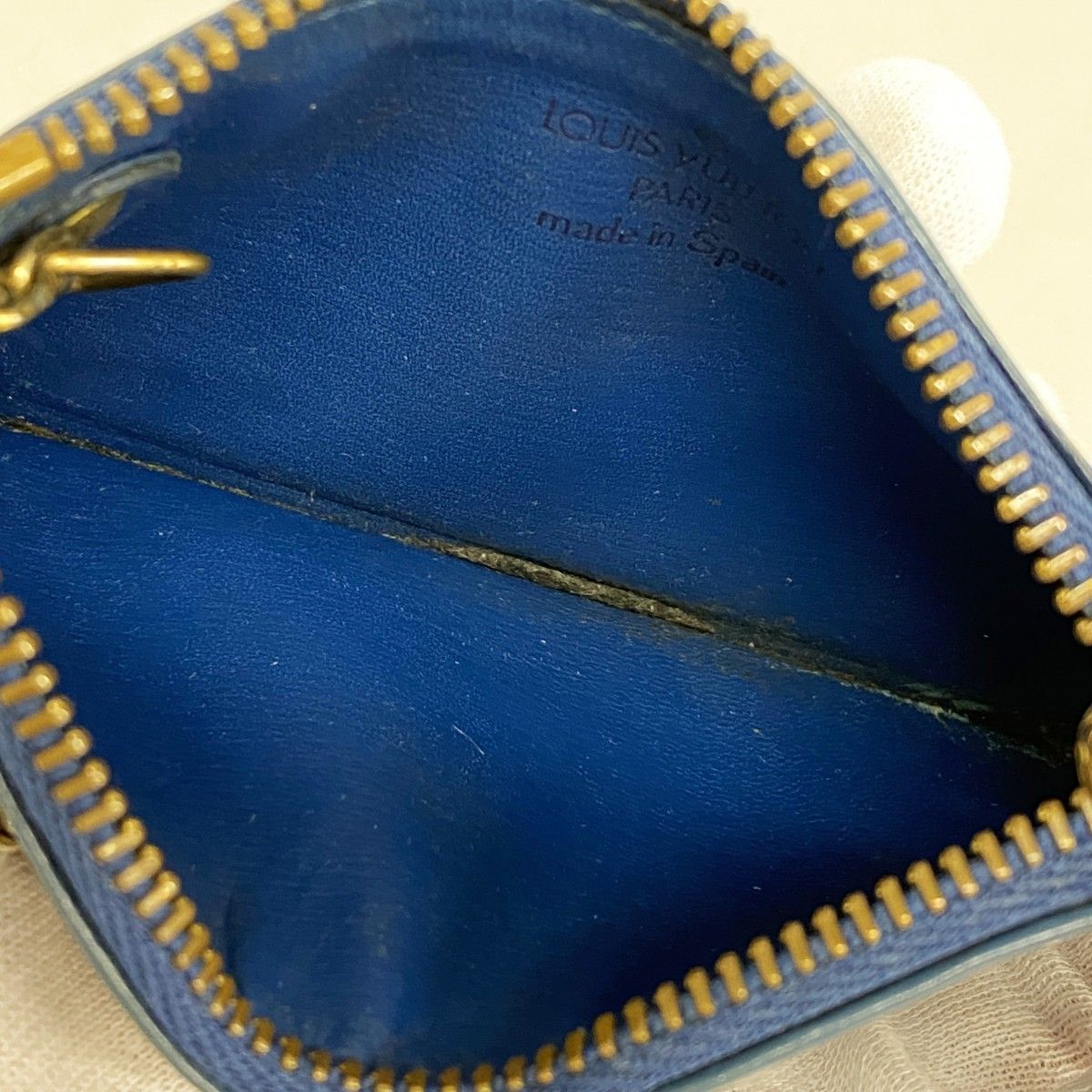 Louis Vuitton Coin Case Epi Pochette Cles Toledo Blue — view 3