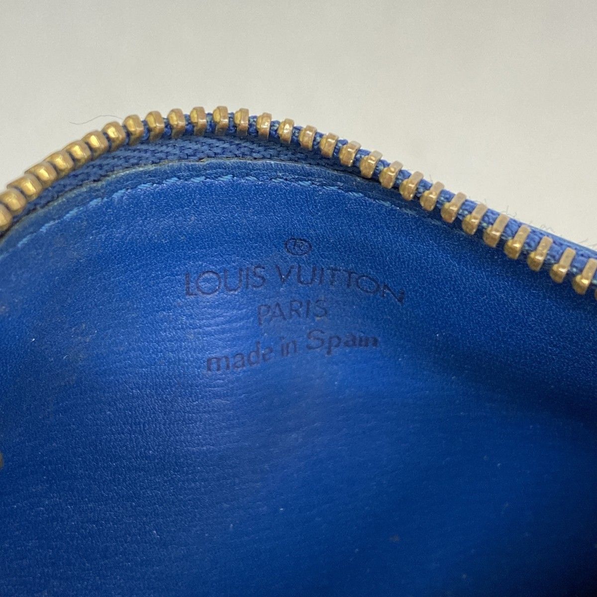 Louis Vuitton Coin Case Epi Pochette Cles Toledo Blue — view 4