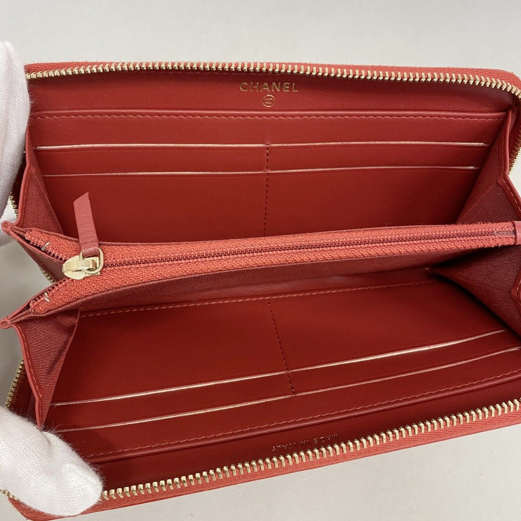 Chanel Wallet Quilted Filigree Caviar Leather Red Gold — view 3