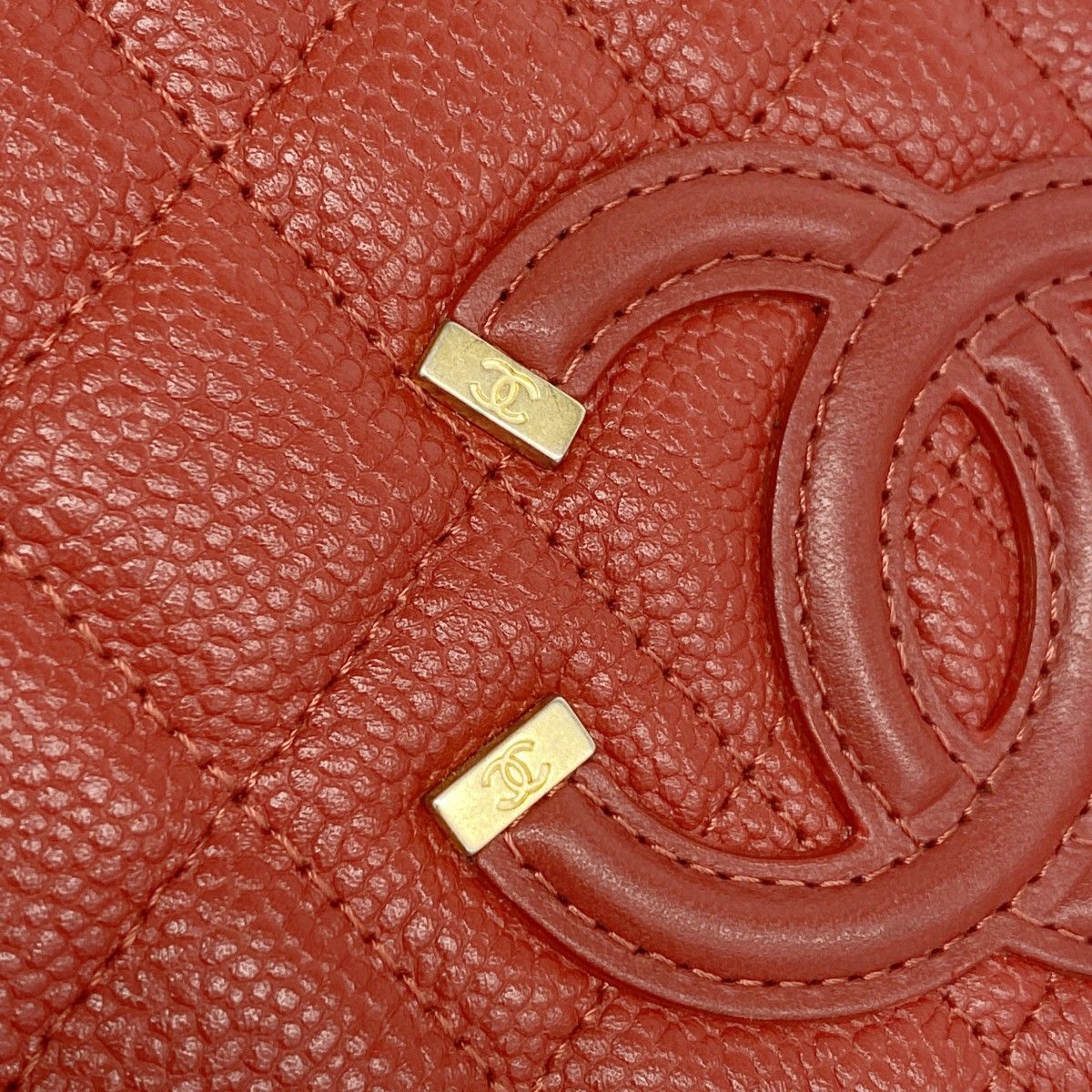 Chanel Wallet Quilted Filigree Caviar Leather Red Gold — view 7