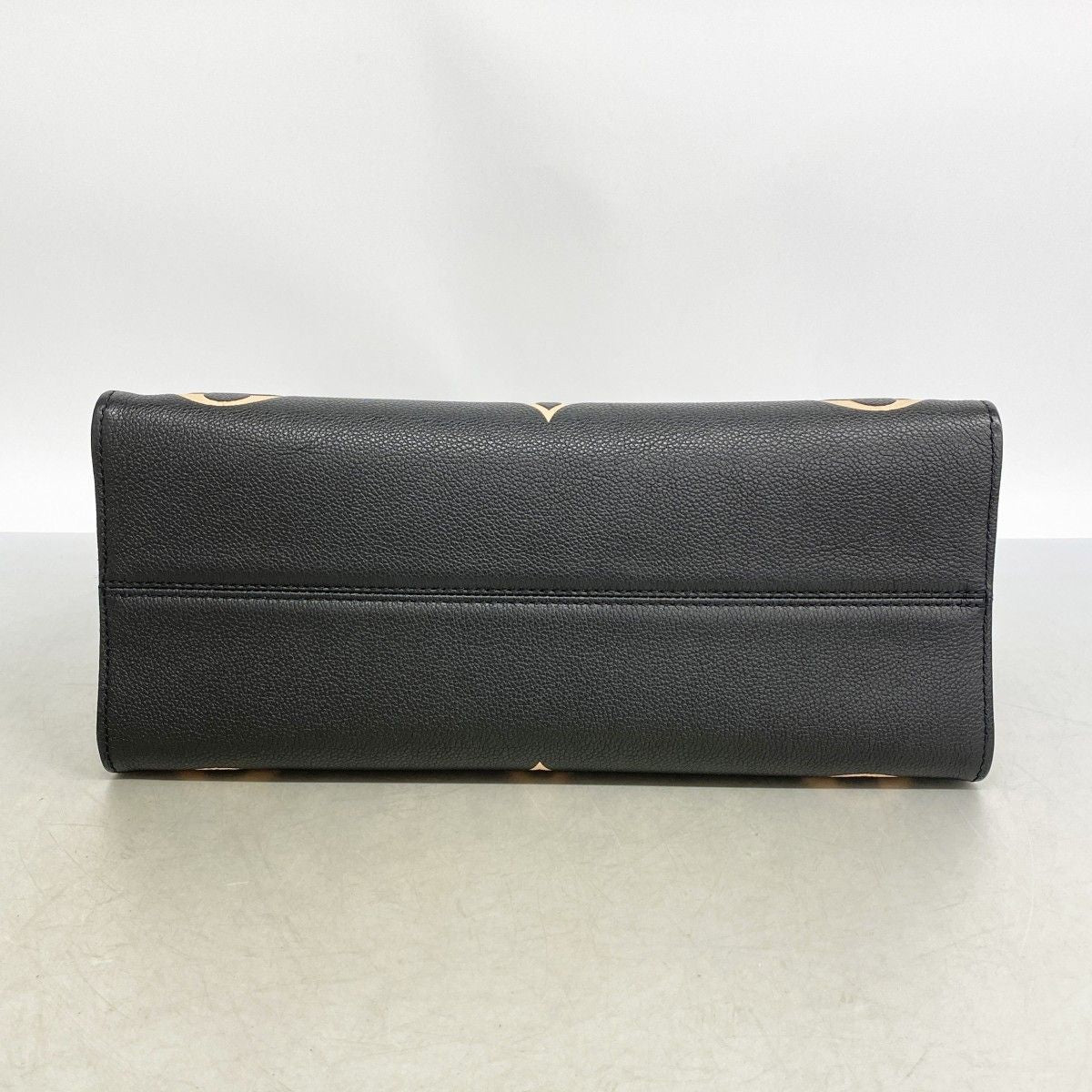 Louis Vuitton Tote Monogram Empreinte Bicolor On The Go MM Black Beige 2-Way — view 3