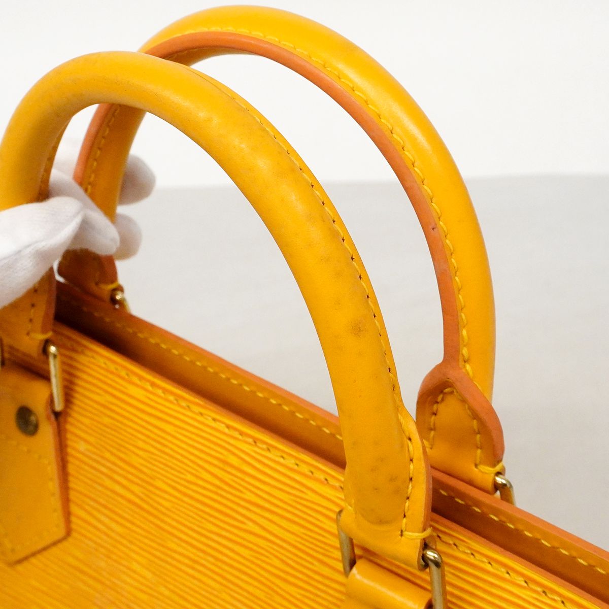Louis Vuitton Handbag Epi Sac Triangle Jaune — view 8