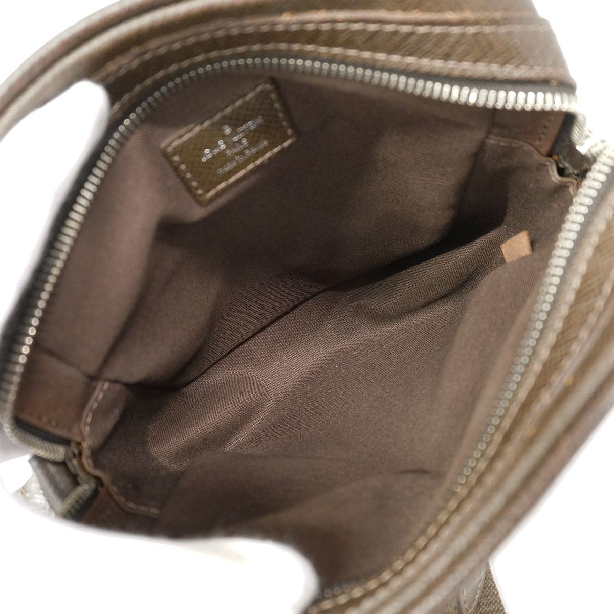Louis Vuitton Shoulder Bag Taiga Dimitri Grizzly — view 4