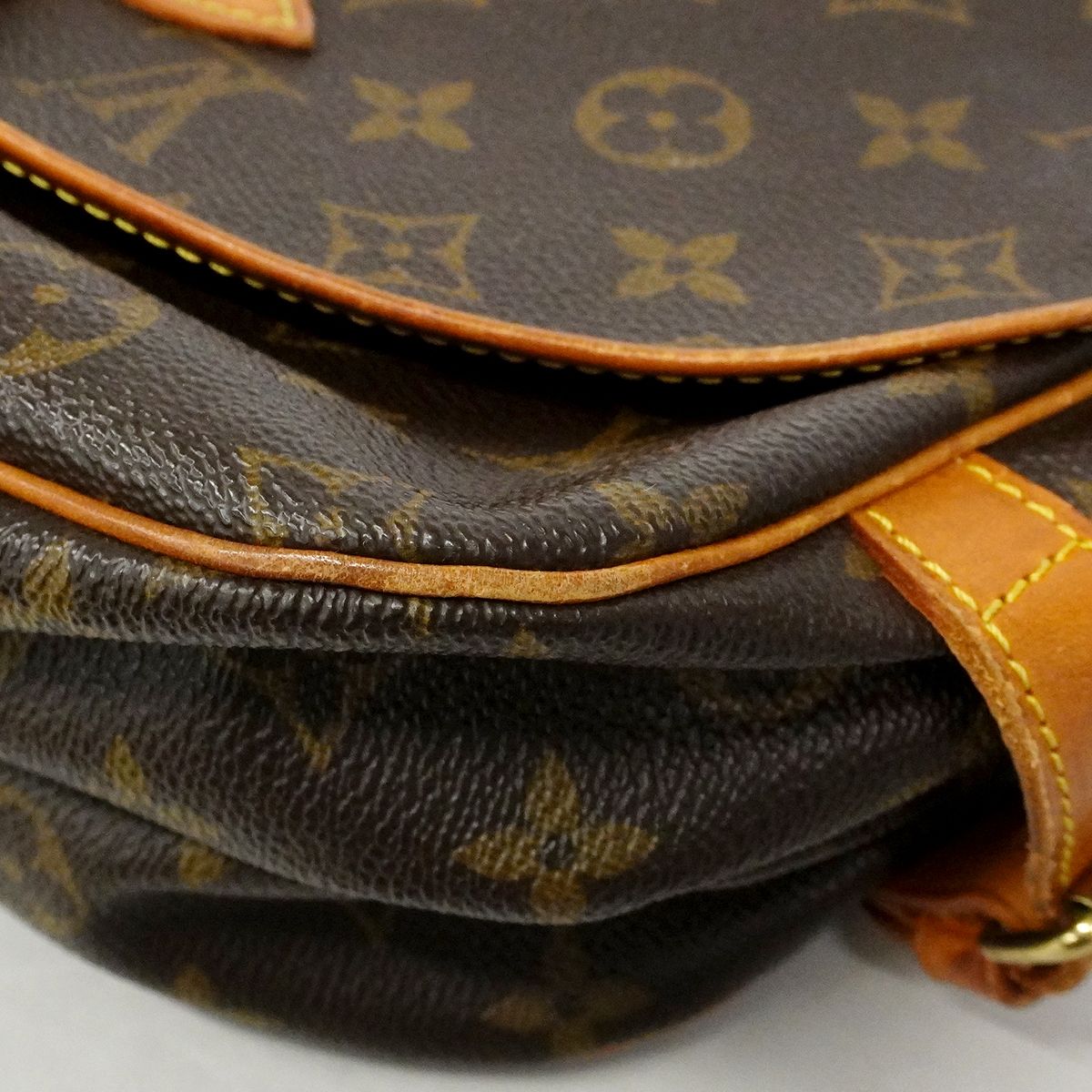Louis Vuitton Shoulder Bag Monogram Saumur 30 Brown — view 7